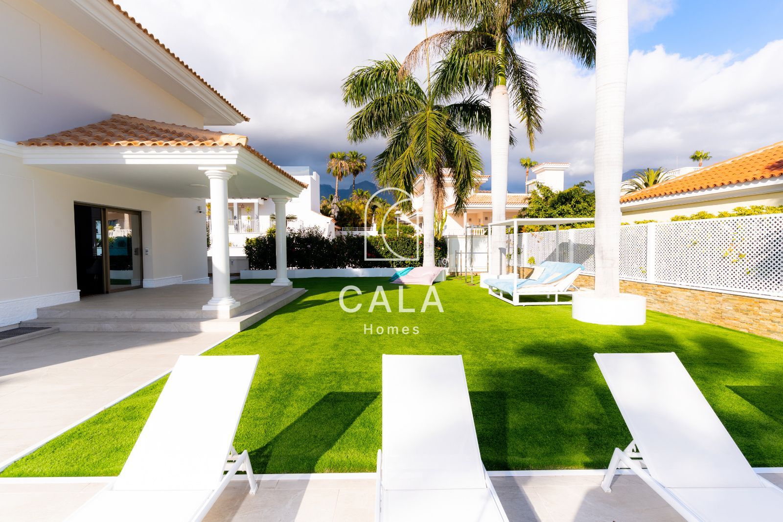 La Caleta: Exclusive Living by the Sea and Golf