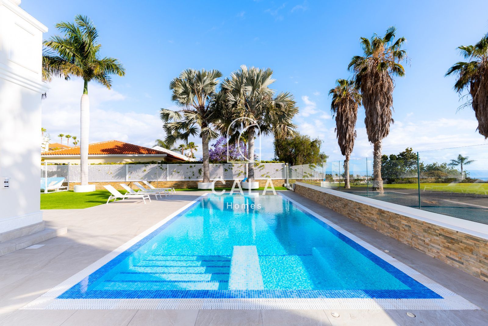 La Caleta: Exclusive Living by the Sea and Golf