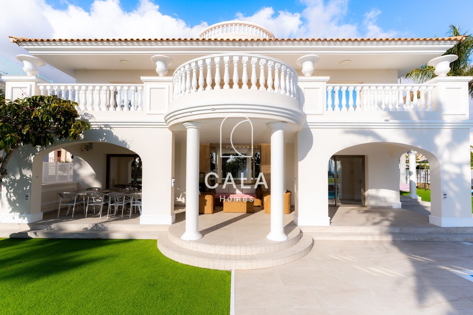 La Caleta: Exclusive Living by the Sea and Golf