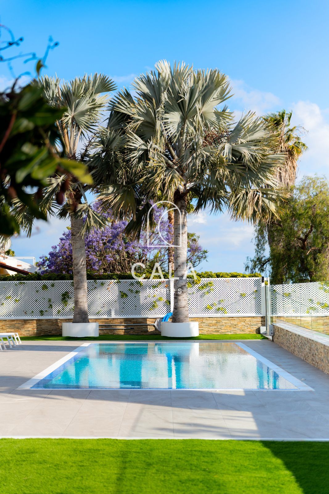 La Caleta: Exclusive Living by the Sea and Golf