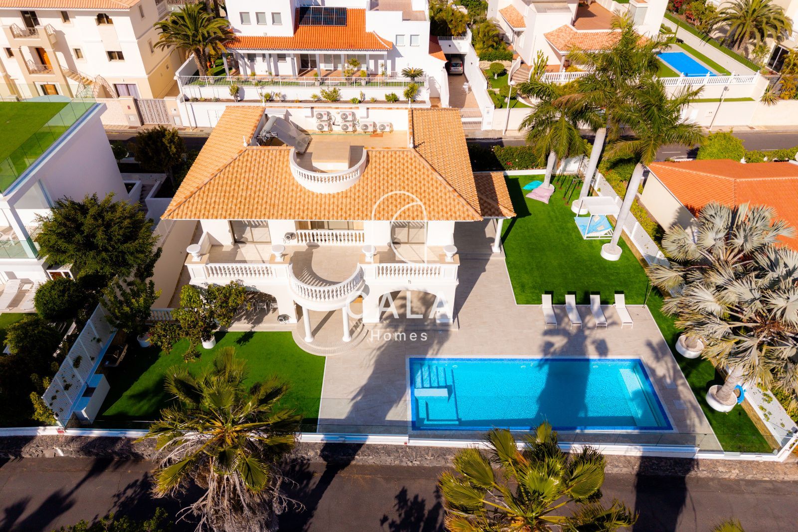 La Caleta: Exclusive Living by the Sea and Golf