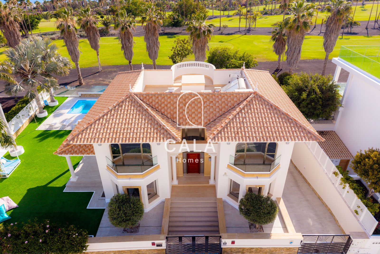 La Caleta: Exclusive Living by the Sea and Golf