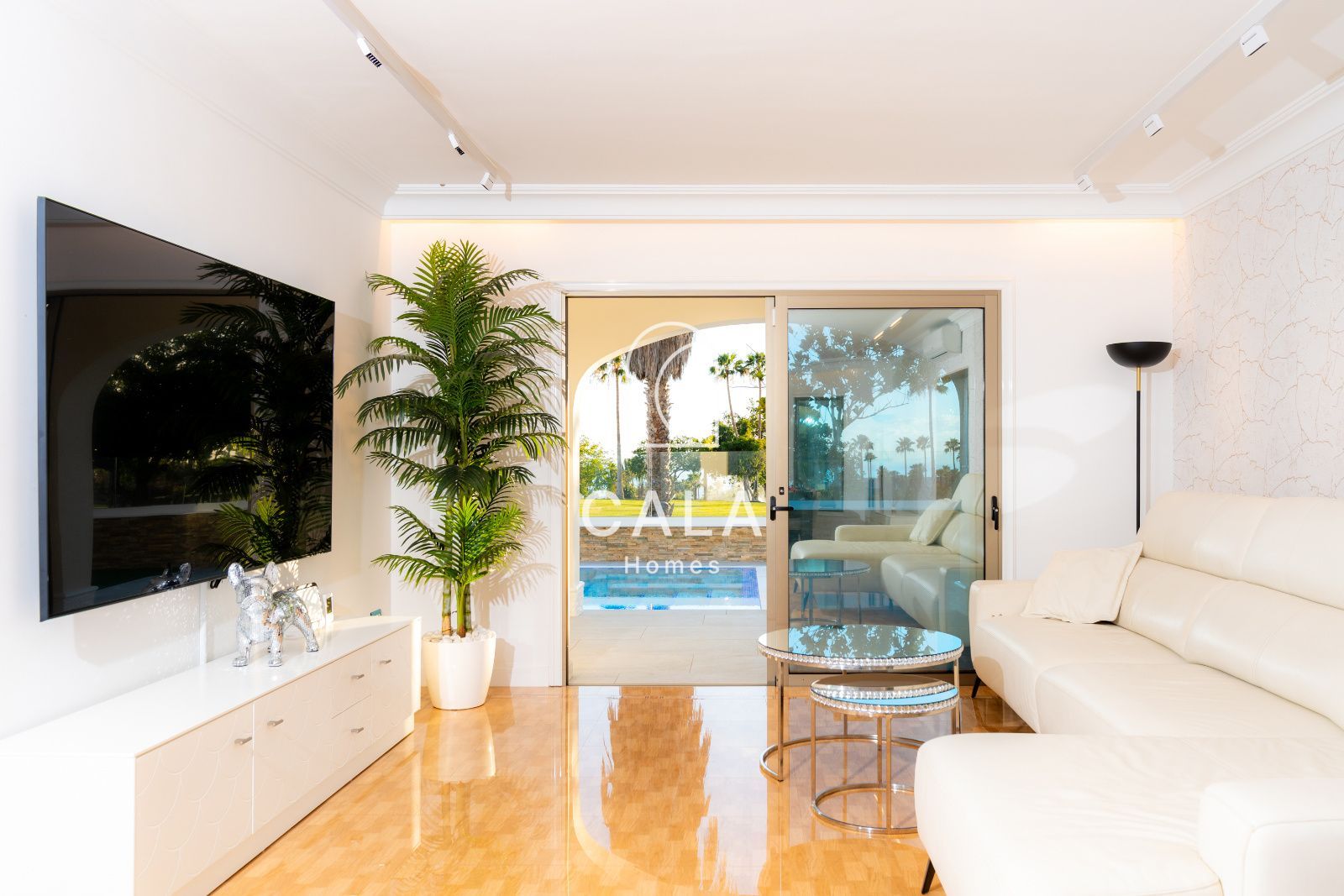 La Caleta: Exclusive Living by the Sea and Golf