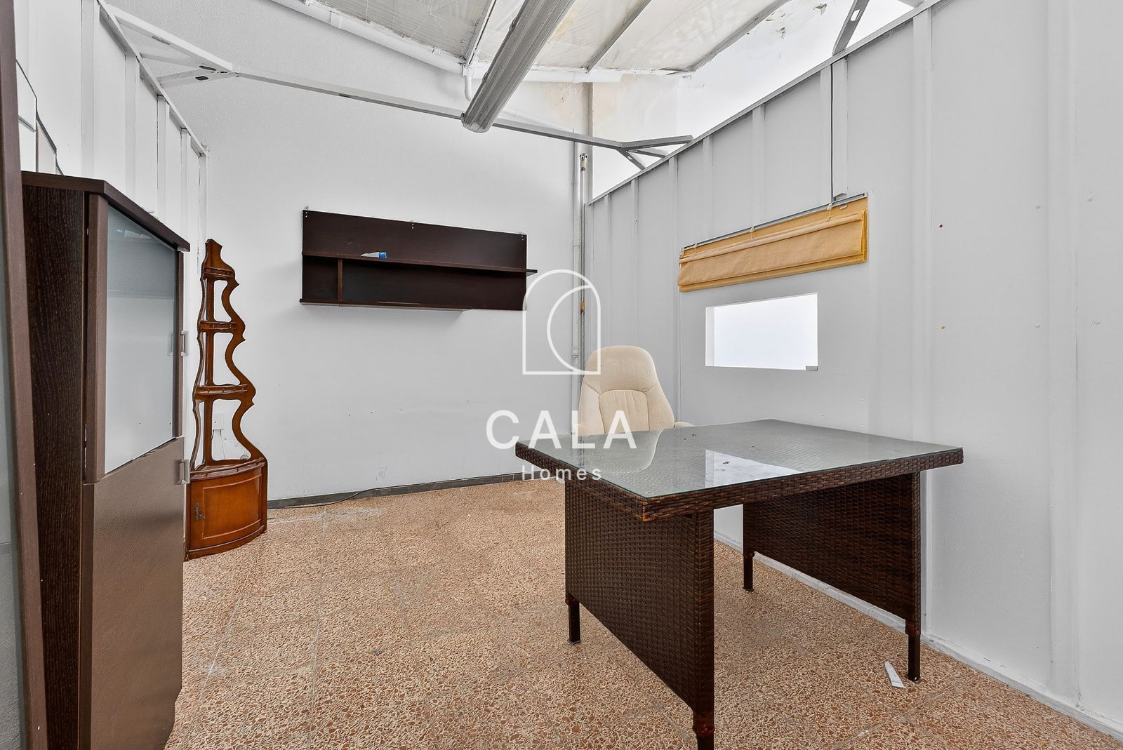 Prime Commercial Space in Adeje with Private Parking