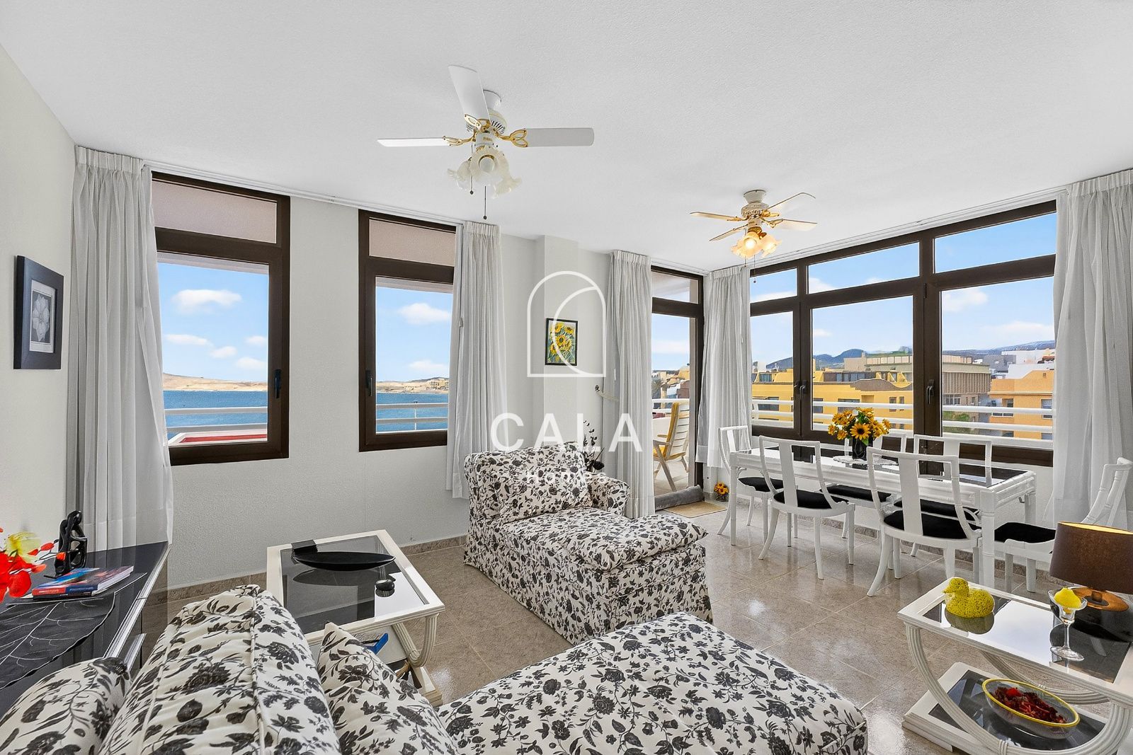 Corner Apartment with Panoramic Sea and Mountain Views in El Médano