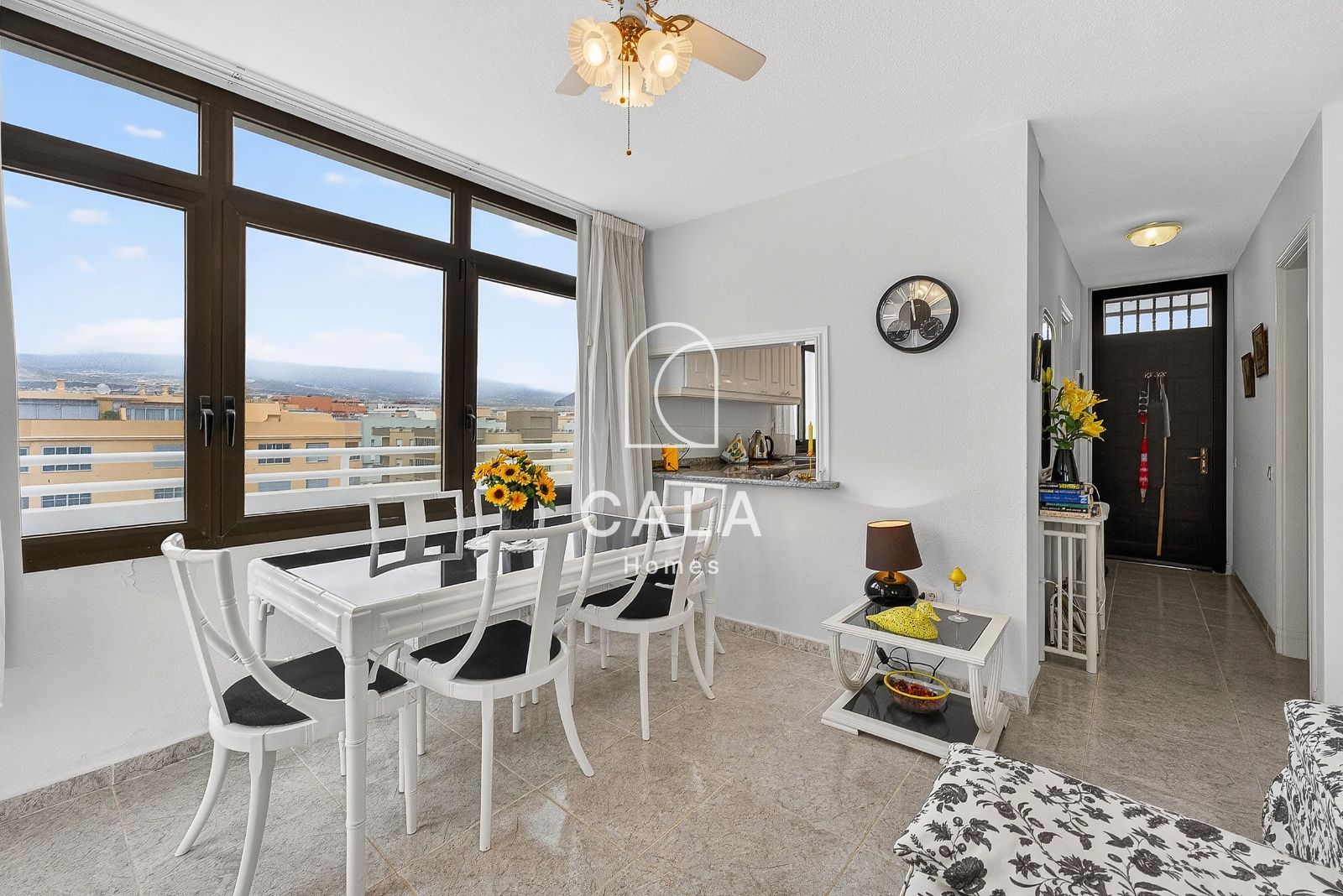 Corner Apartment with Panoramic Sea and Mountain Views in El Médano