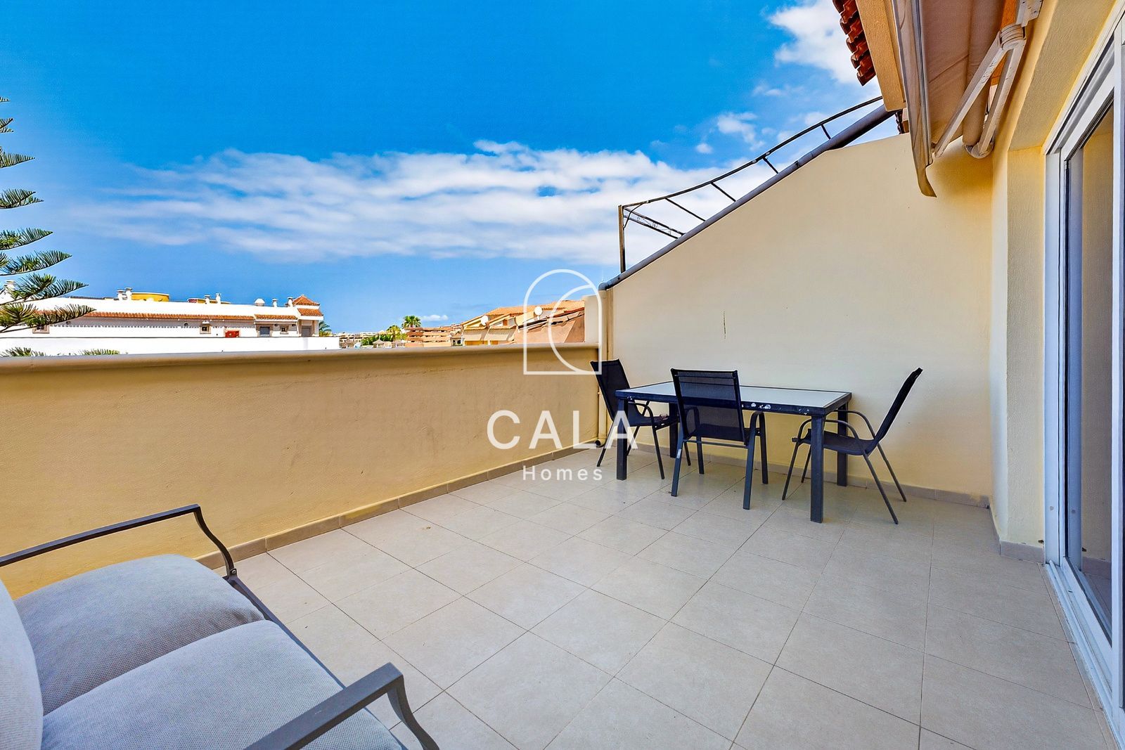 Exclusive 4-bedroom townhouse in a premium location
