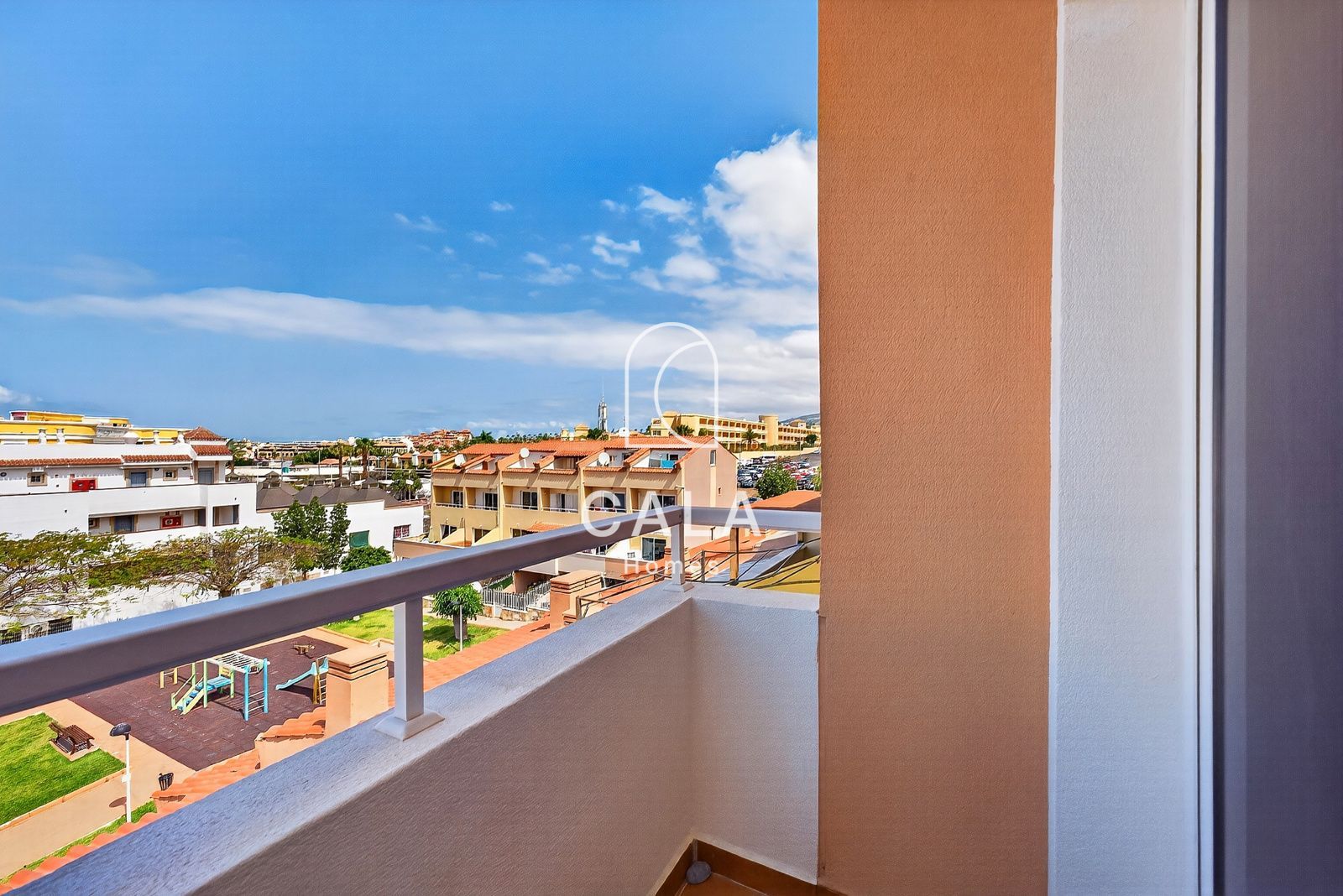 Exclusive 4-bedroom townhouse in a premium location