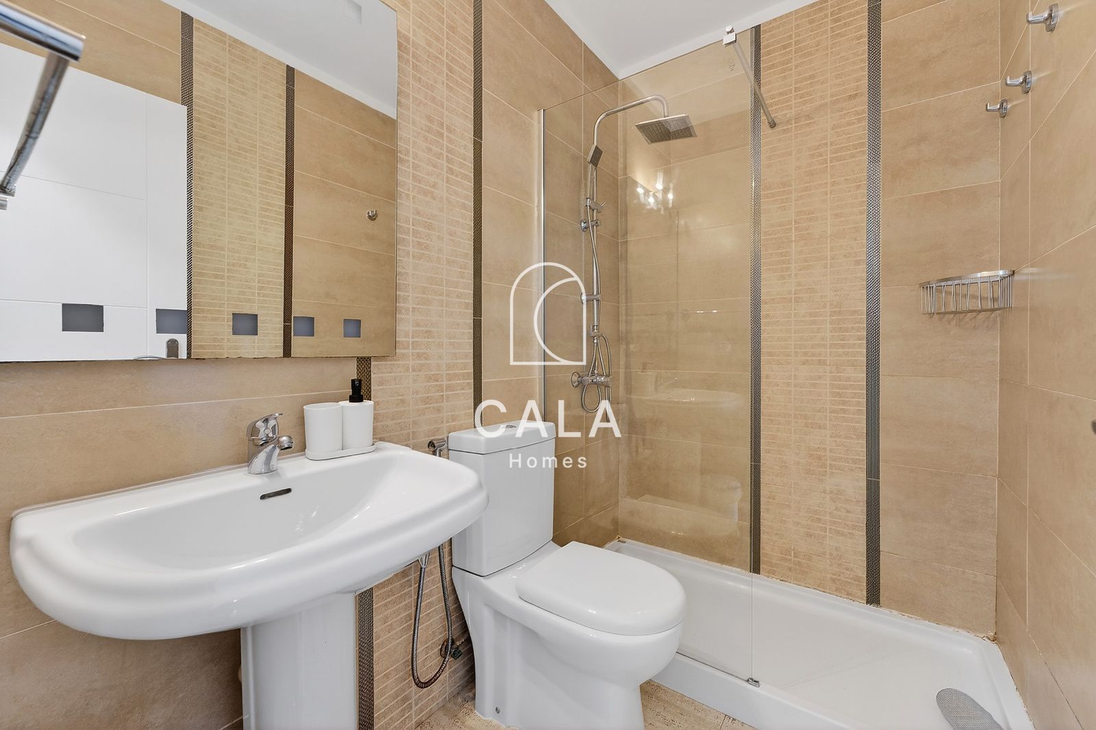 Exclusive 4-bedroom townhouse in a premium location