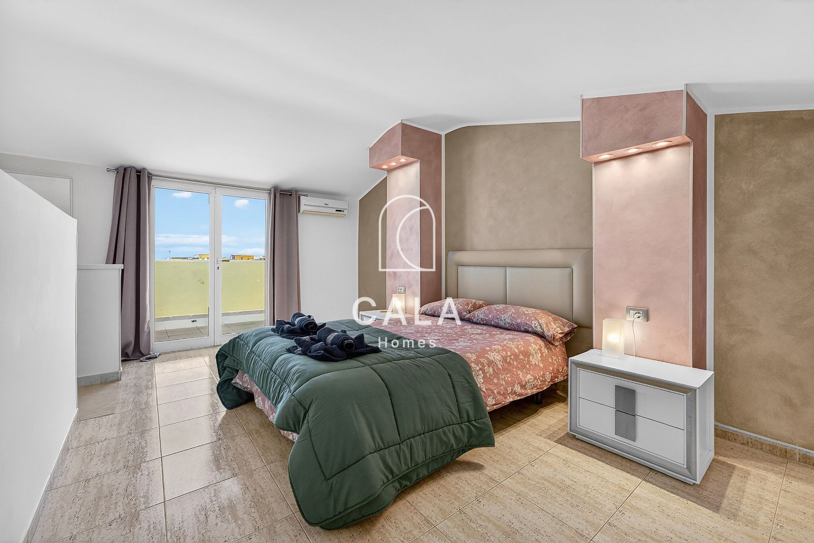 Exclusive 4-bedroom townhouse in a premium location