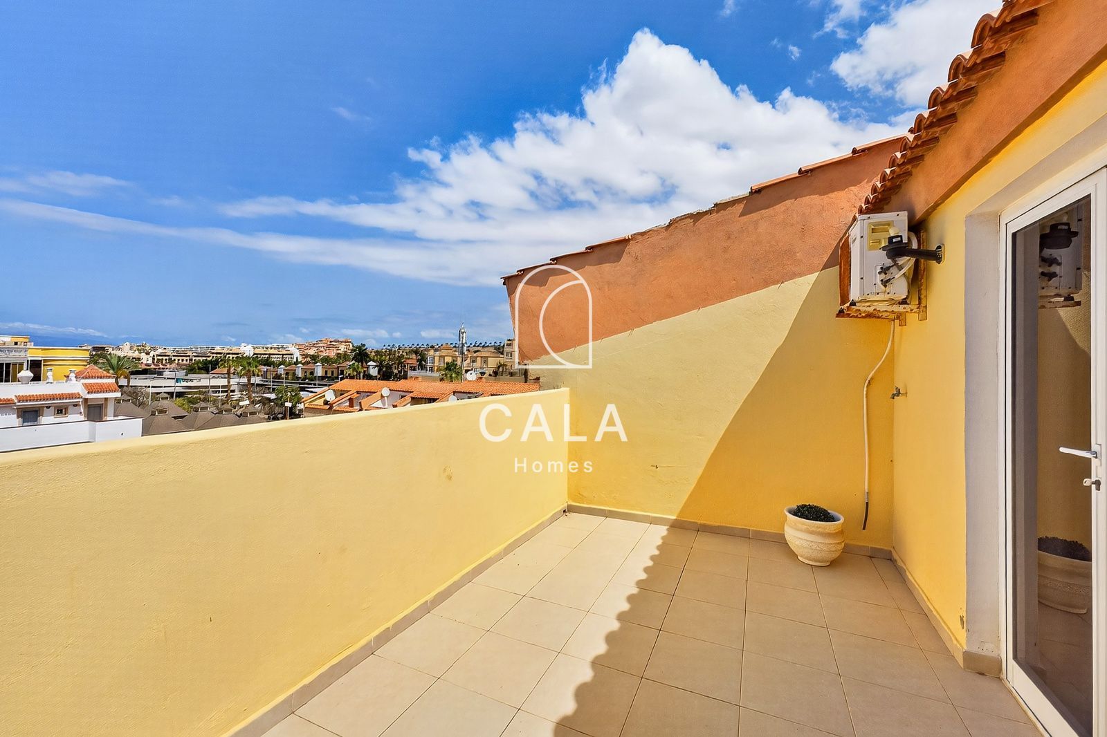 Exclusive 4-bedroom townhouse in a premium location