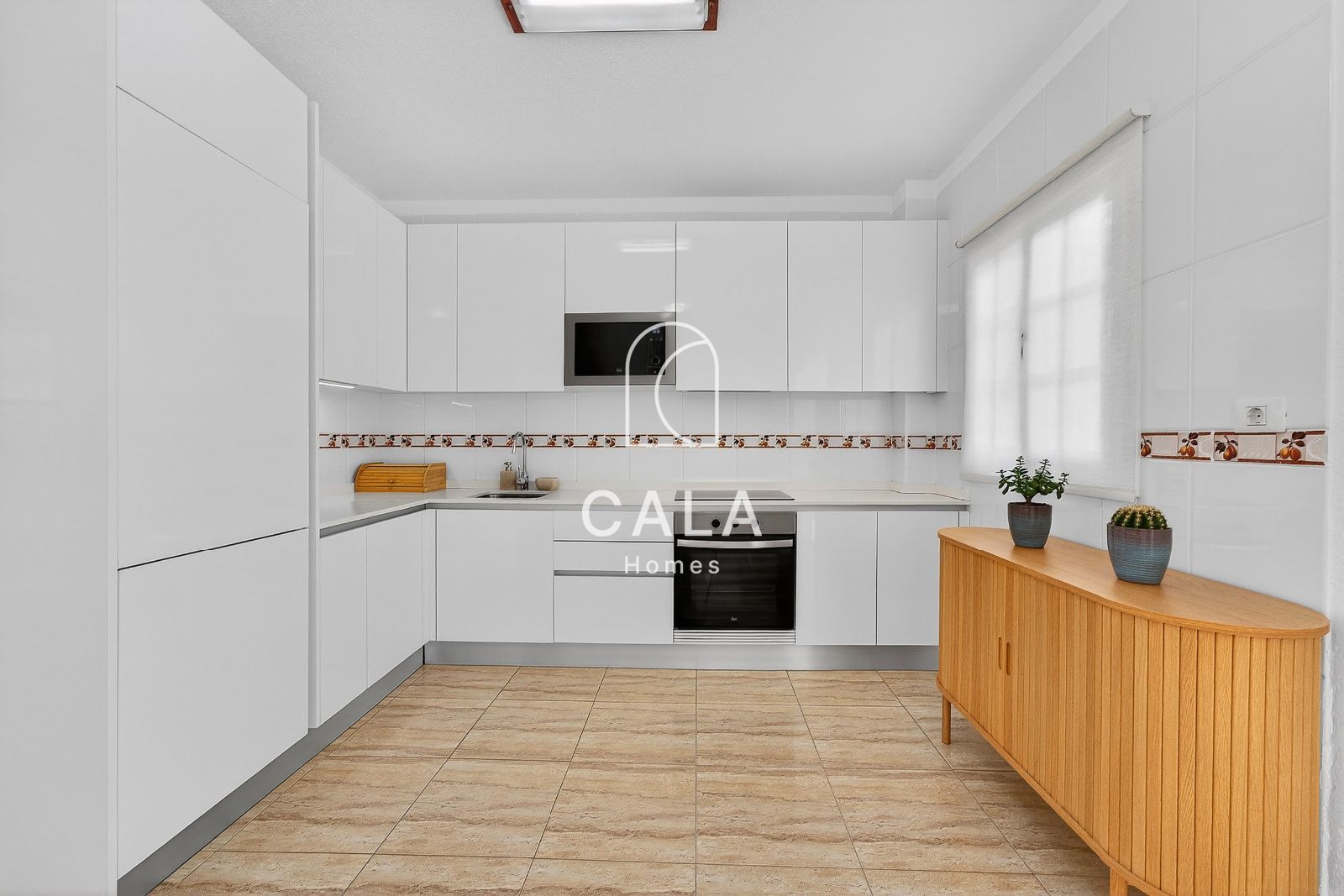 Spacious Ground-Floor Apartment with a 92 m² Terrace in Palm-Mar