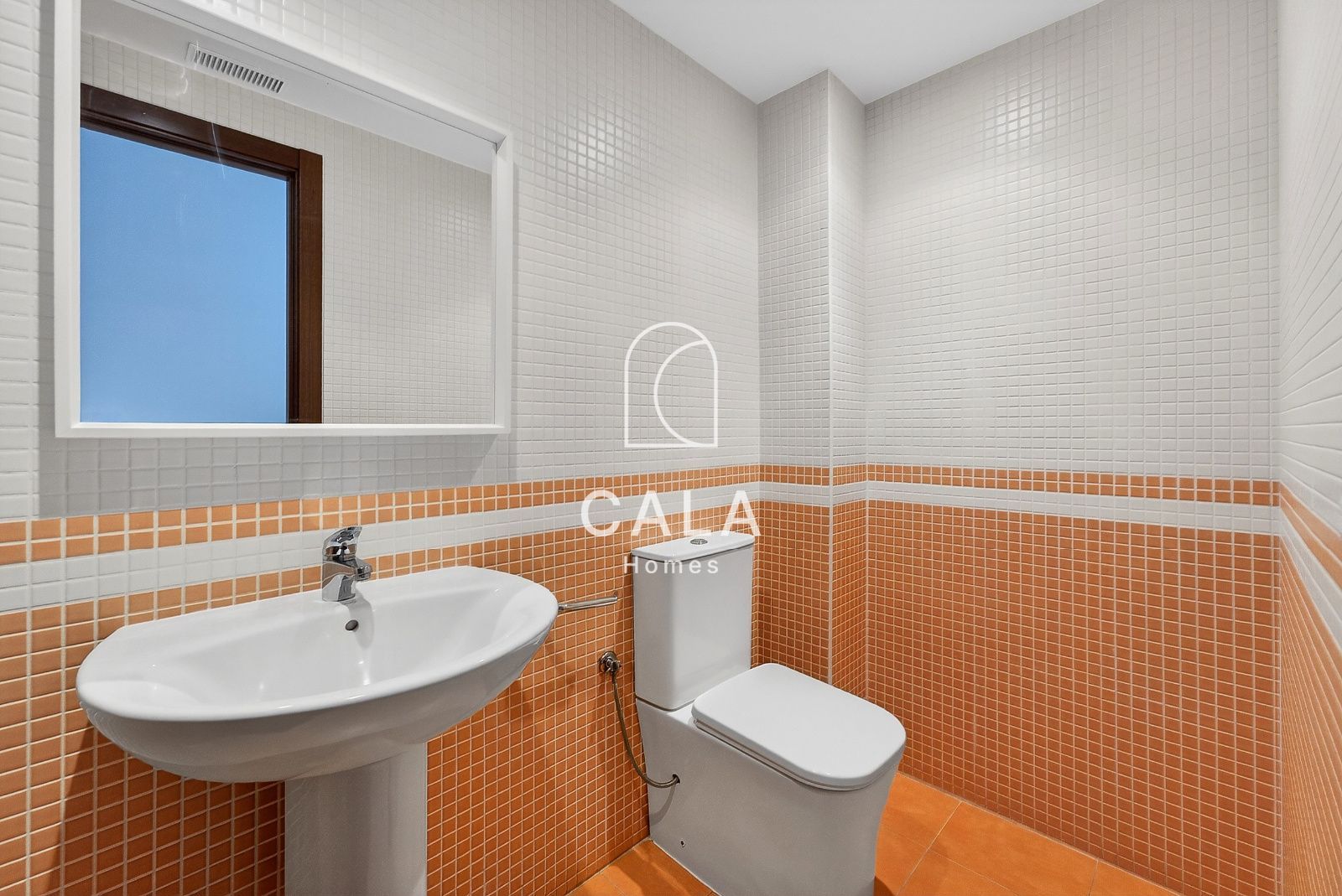 Palm-Mar: Spacious Ground Floor Apartment with Large Terrace