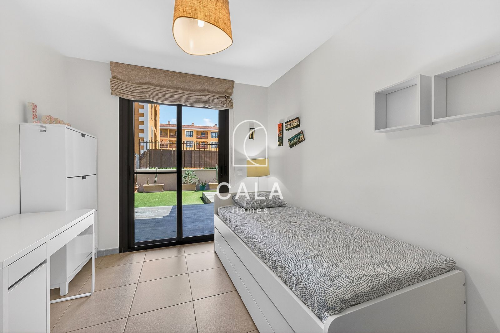 Palm-Mar: Spacious Ground Floor Apartment with Large Terrace