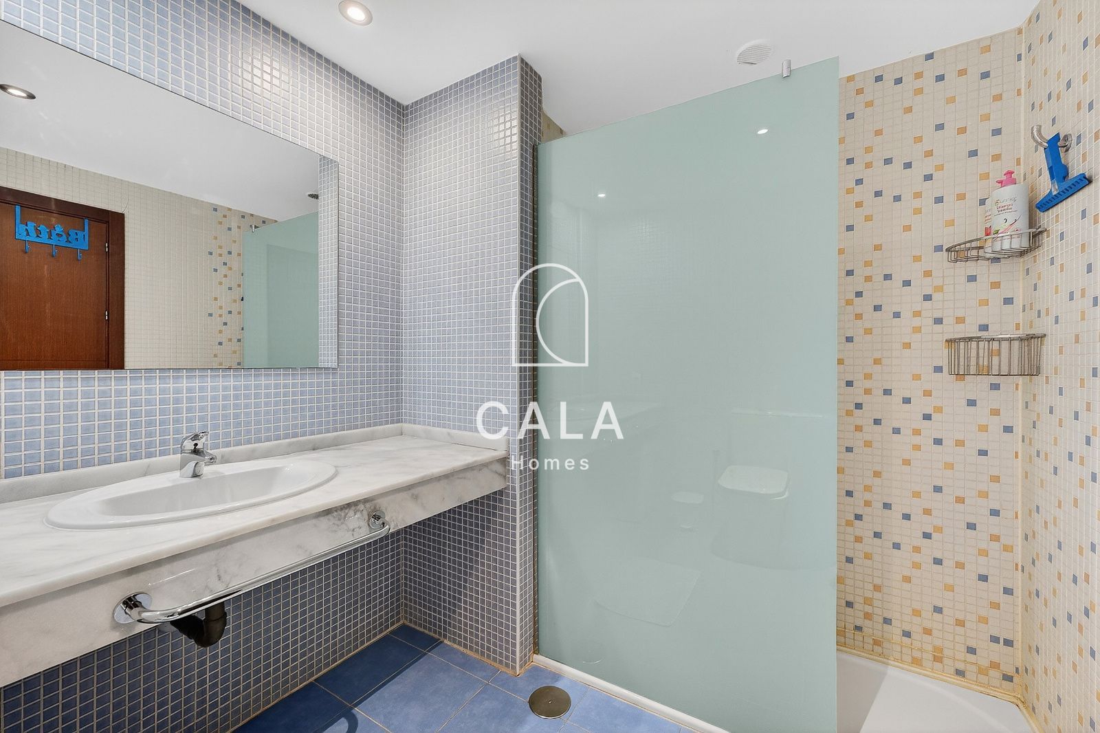 Palm-Mar: Spacious Ground Floor Apartment with Large Terrace