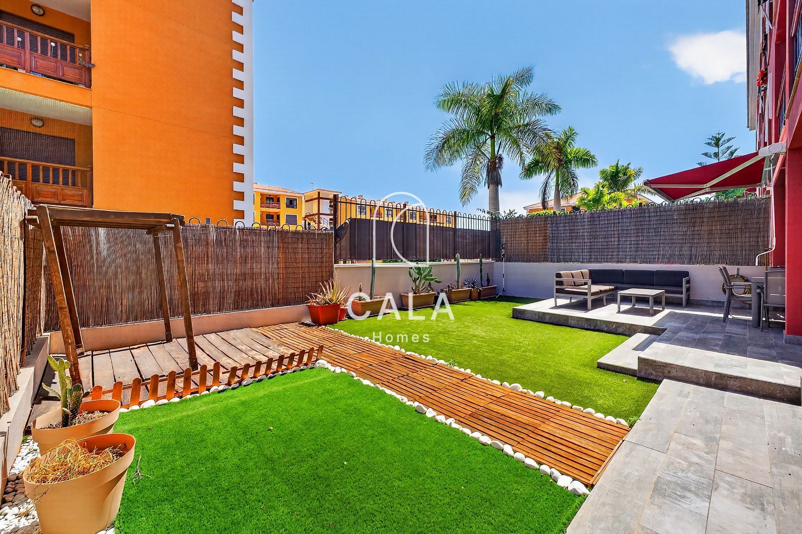 Palm-Mar: Spacious Ground Floor Apartment with Large Terrace