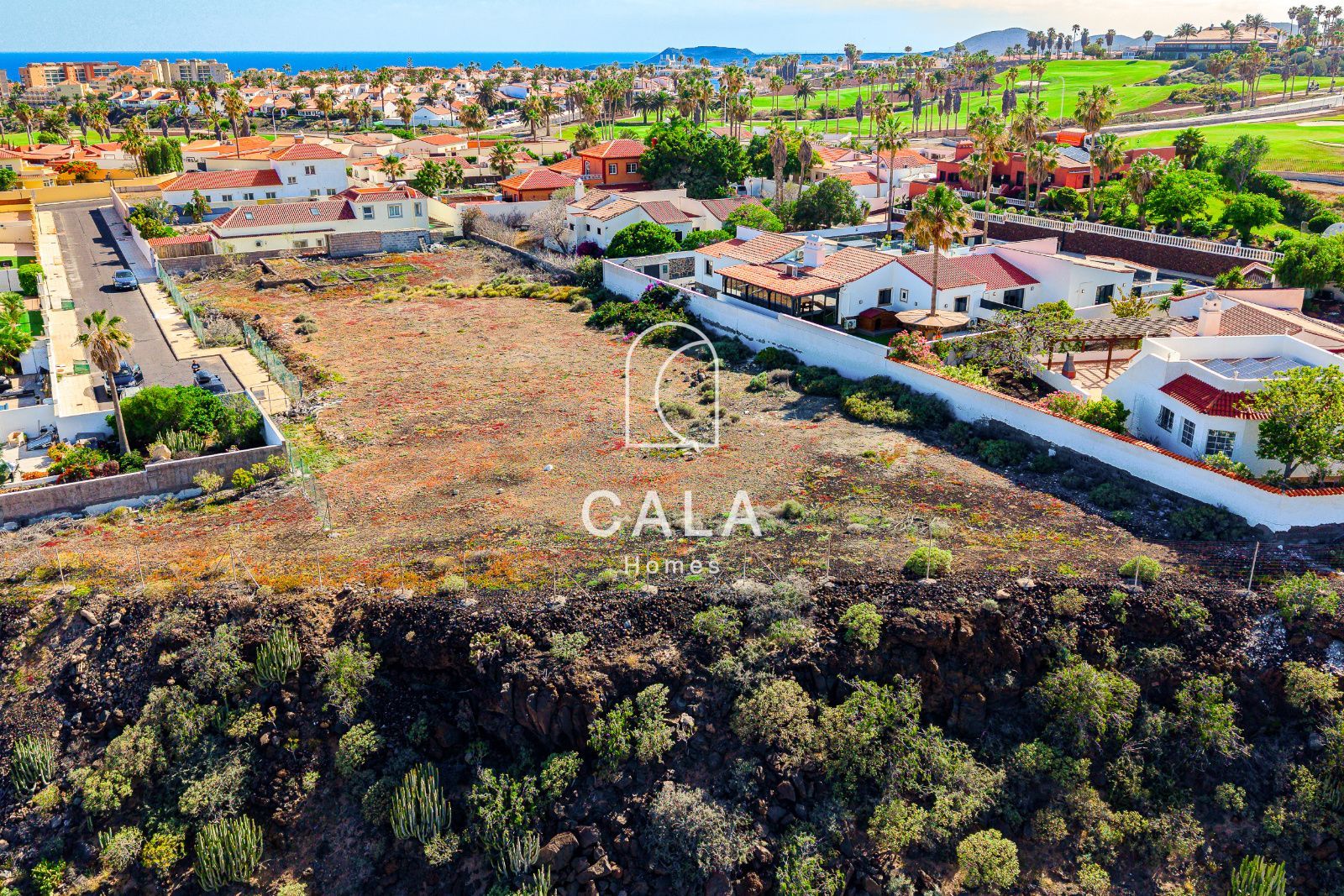 Exceptional Plot in Golf del Sur