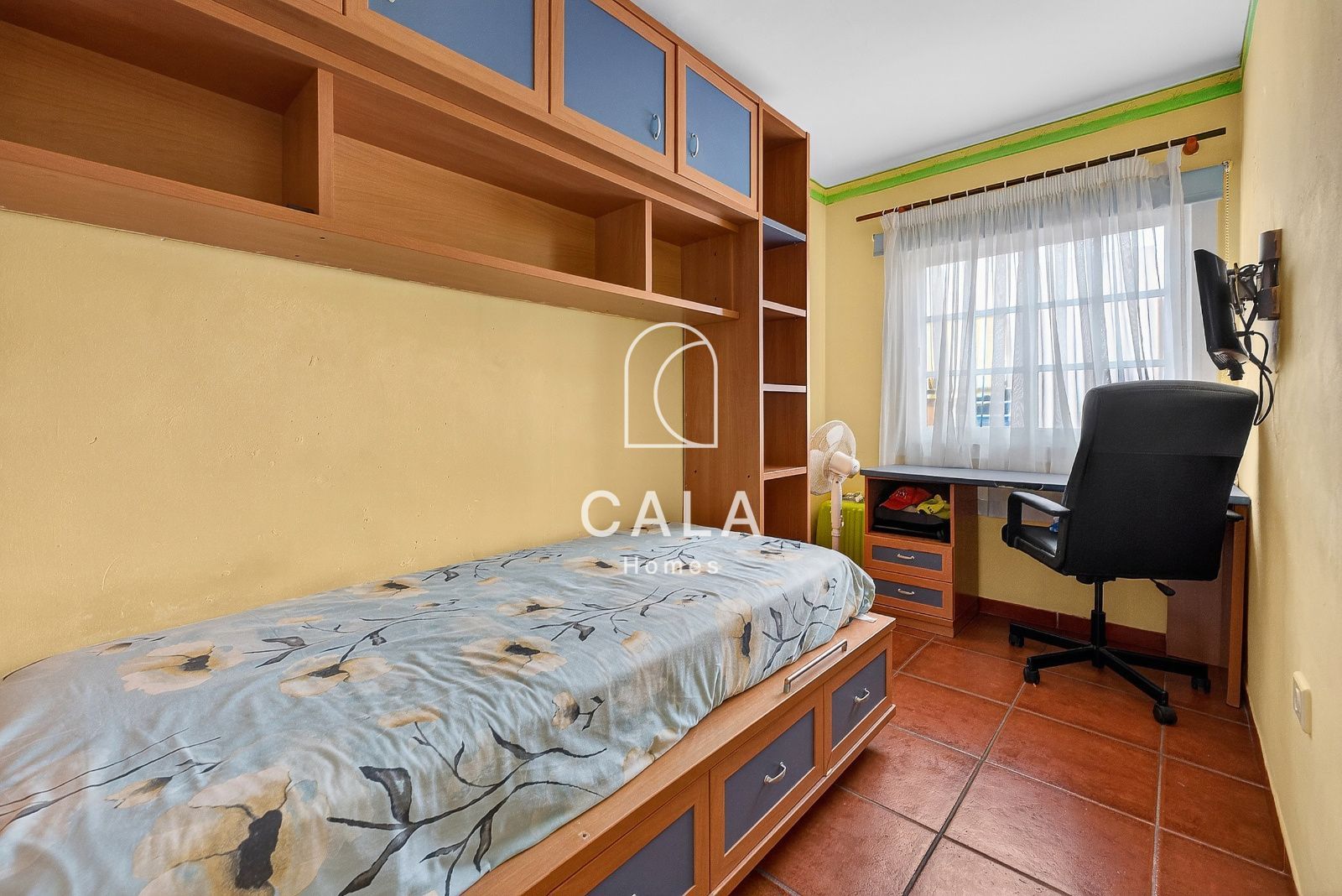 Spacious 3 Bedroom Townhouse with Attic and Private Garage in Los Olivos, Adeje.