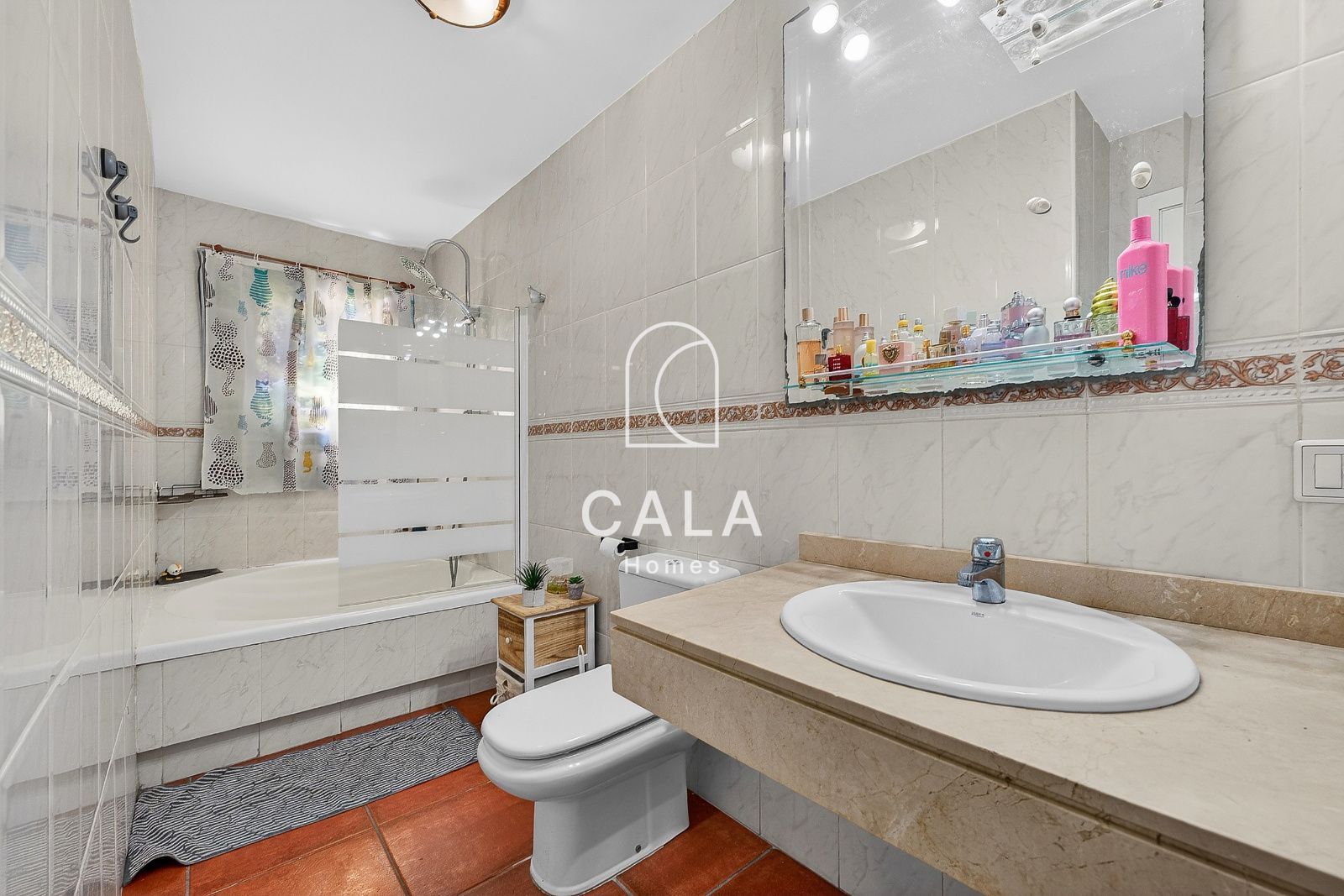 Spacious 3 Bedroom Townhouse with Attic and Private Garage in Los Olivos, Adeje.
