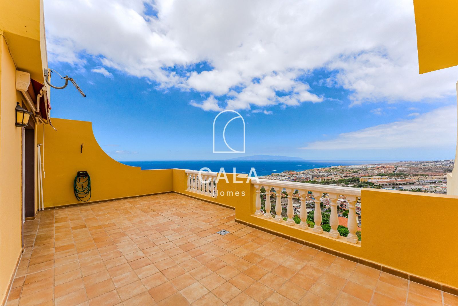 Apartment in Prime Location in Costa Adeje with Panoramic Ocean Views