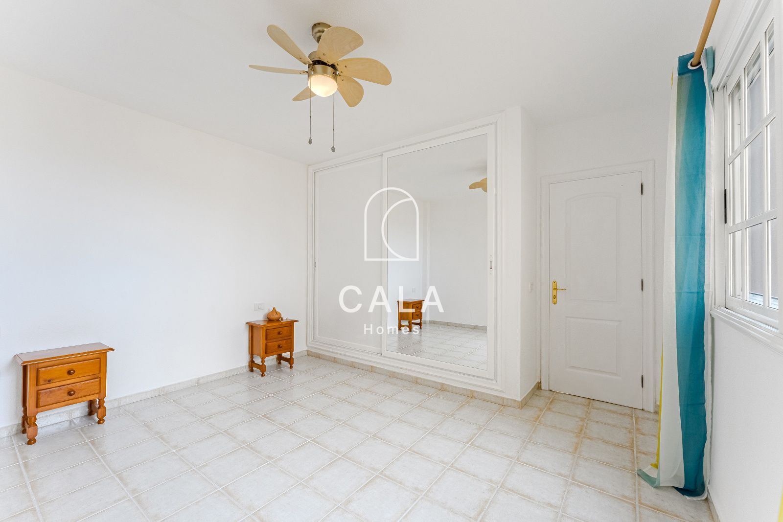 Apartamento en ubicación premium en Costa Adeje con vistas panorámicas al océano