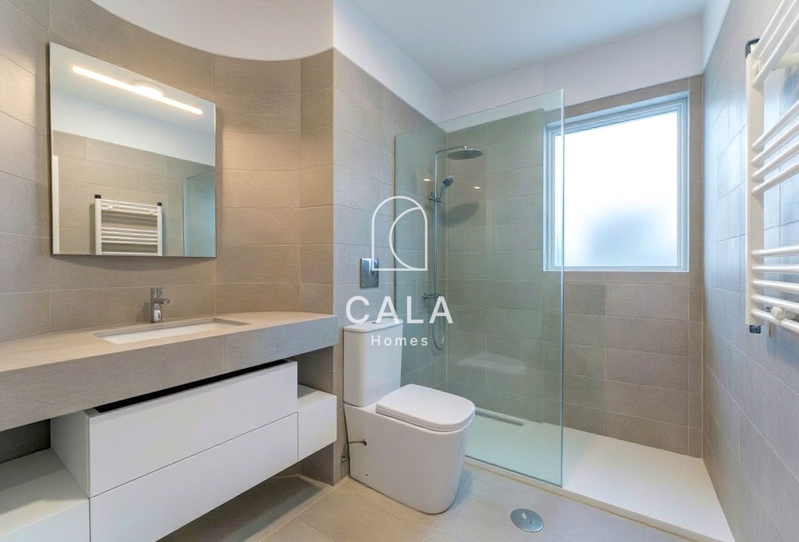 Apartamento en ubicación premium en Costa Adeje con vistas panorámicas al océano