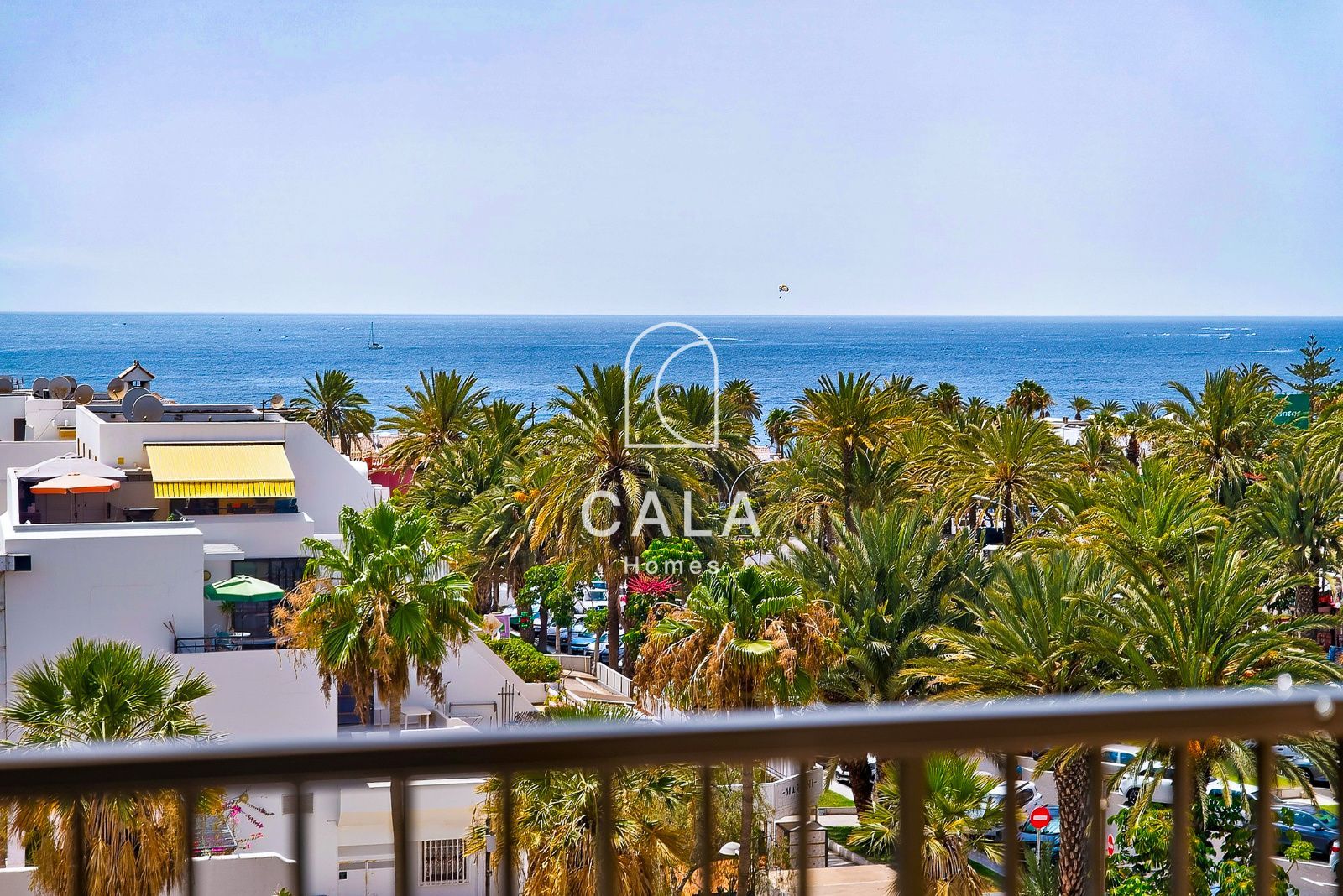 One bedroom apartment with front line ocean views in El Dorado, Playa de Las Américas.