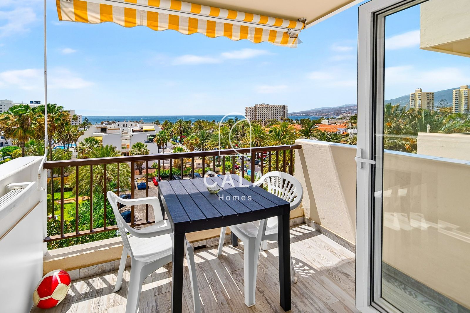 One bedroom apartment with front line ocean views in El Dorado, Playa de Las Américas.