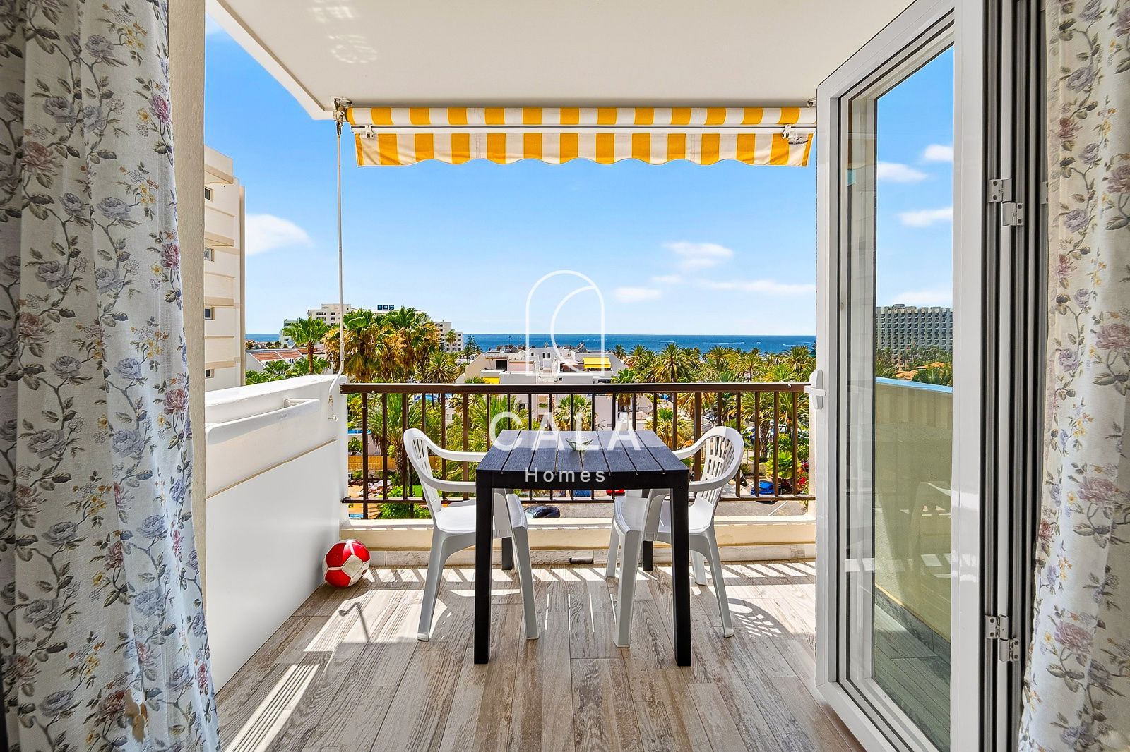 One bedroom apartment with front line ocean views in El Dorado, Playa de Las Américas.