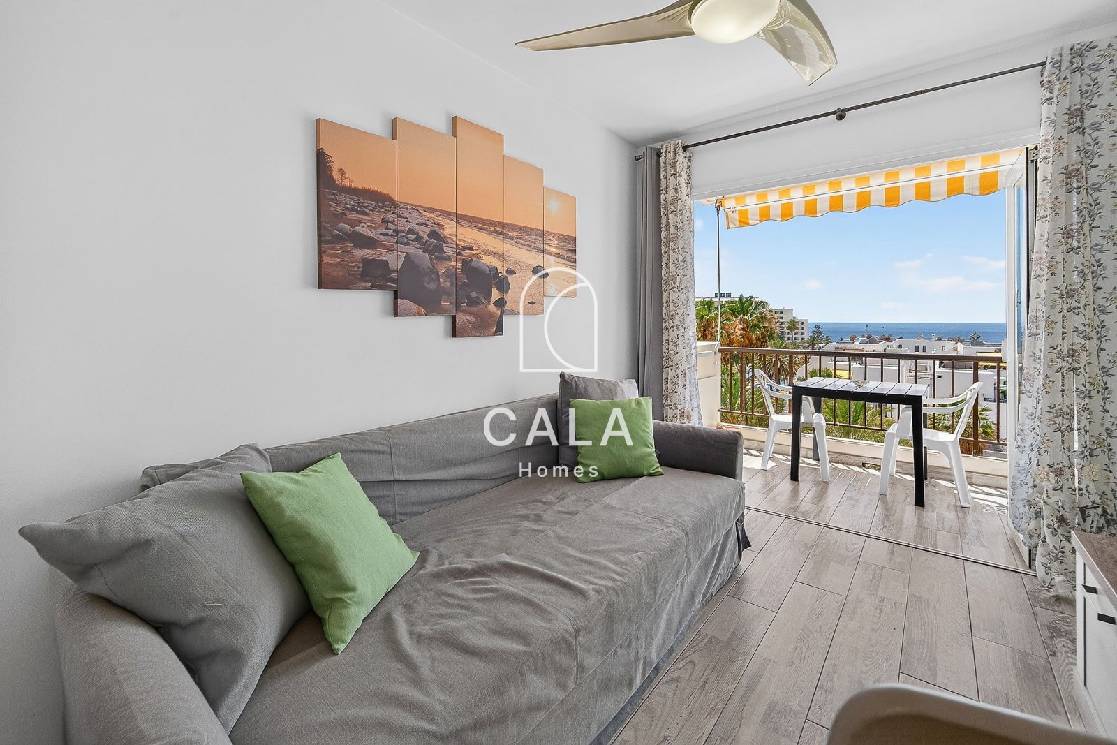 One bedroom apartment with front line ocean views in El Dorado, Playa de Las Américas.