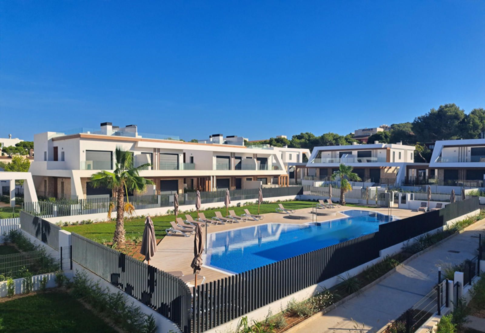 Obra nueva: Villa en Cala Ratjada de 232 m2 y jardín