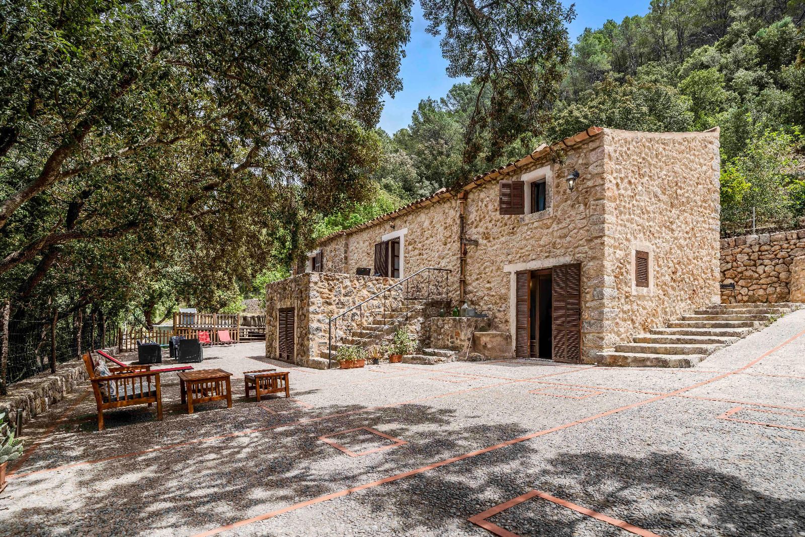 Finca reformada de 4 dormitorios en Campanet