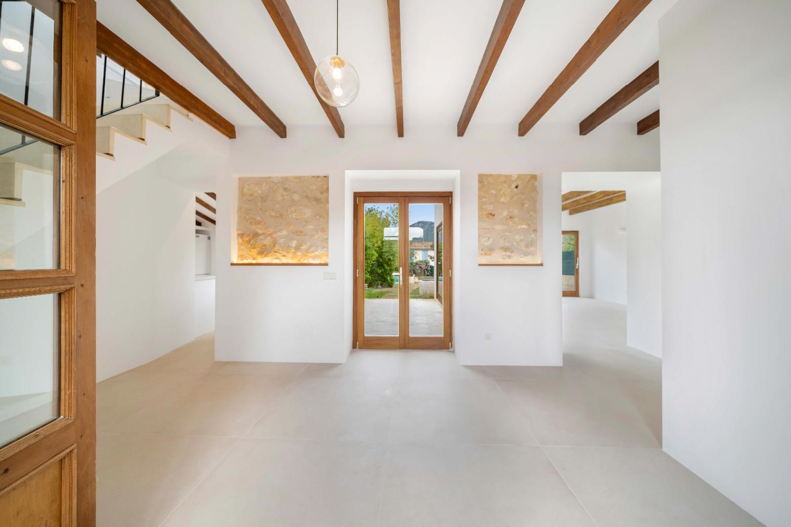 Casa histórica reformada de 233 m2 en Campanet con piscina y jardín