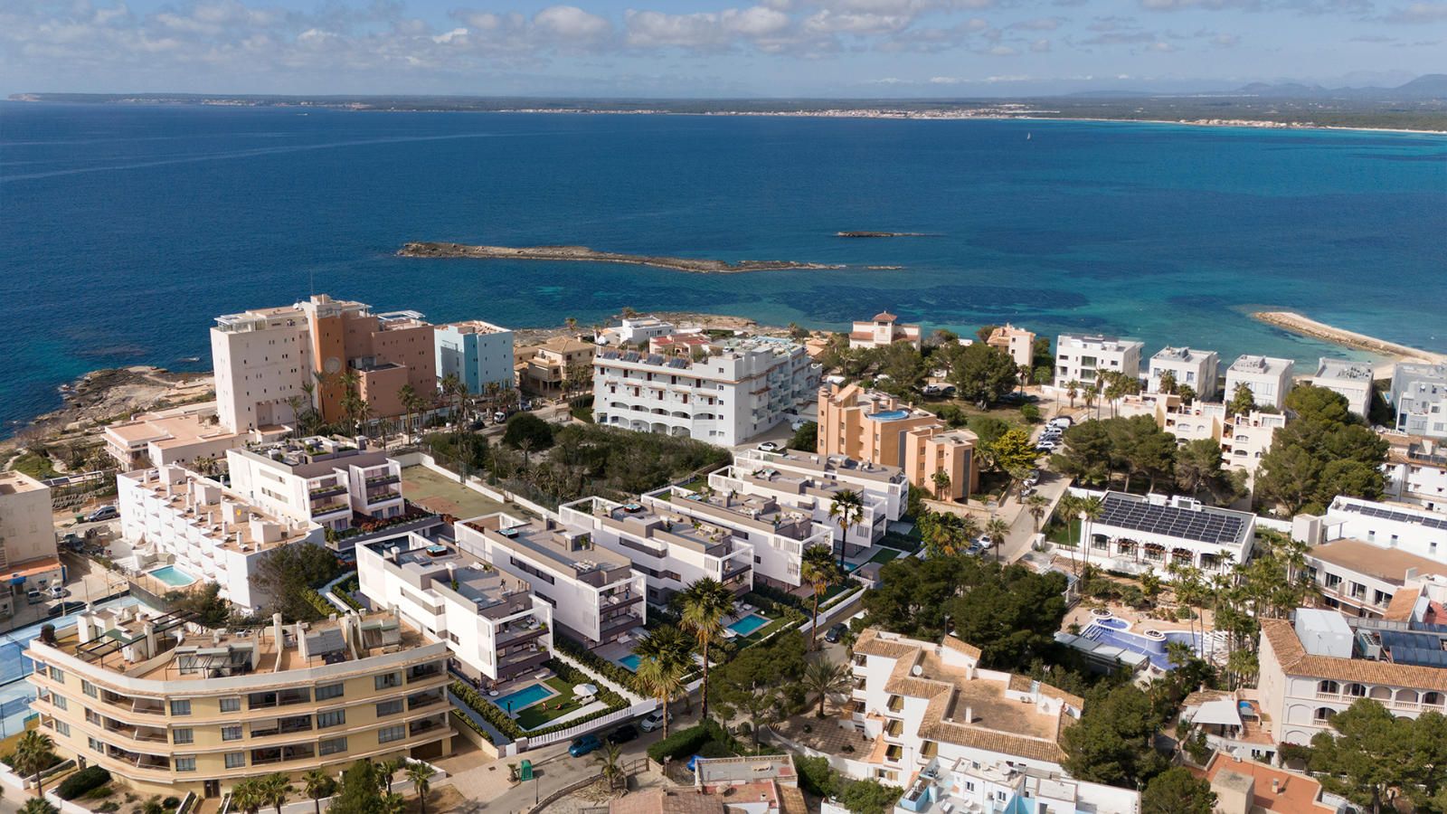 Obra nueva: Planta baja de 149 m2 con piscina y parking en Colonia Sant Jordi