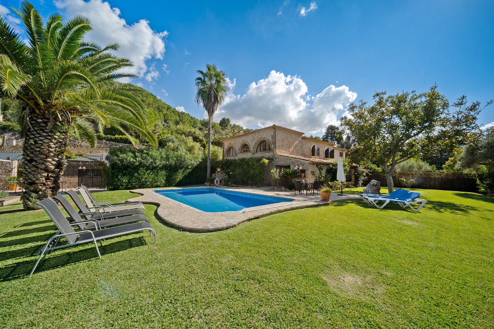 Finca con 2 casas y piscina en Pollença