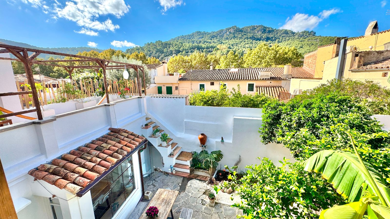 Casa reformada de 138 m2 en Esporles con gran patio