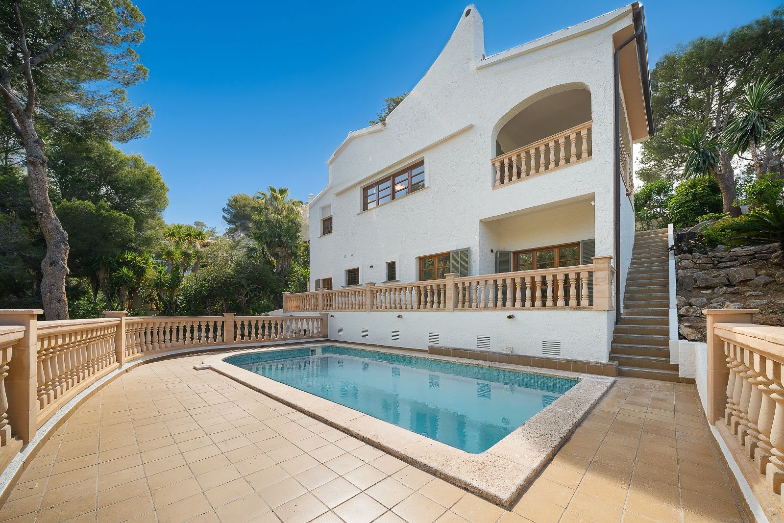 Villa de 265 m2 en Costa de la Calma con vistas al mar, piscina y garaje