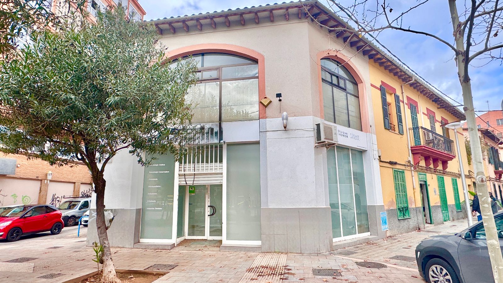 Local de 70 m2 con piso de 74 m2 en Palma de Mallorca, Pere Garau