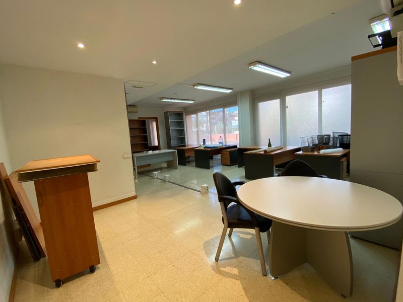 Oficina en alquiler Sant Feliu de Llobregat, Barcelona. Ref: 3783. Calvet Premium Real Estate