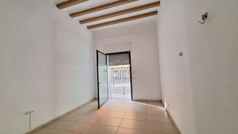 Local Comercial en alquiler Barcelona. Ref: 3828. Calvet Premium Real Estate