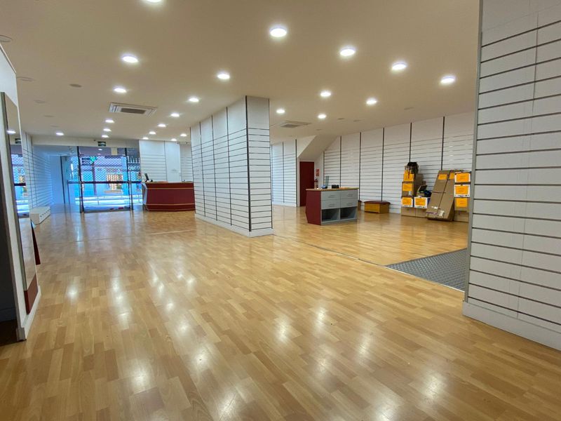 Local Comercial en alquiler Sant Feliu de Llobregat, Barcelona. Ref: 3928. Calvet Premium Real Estate