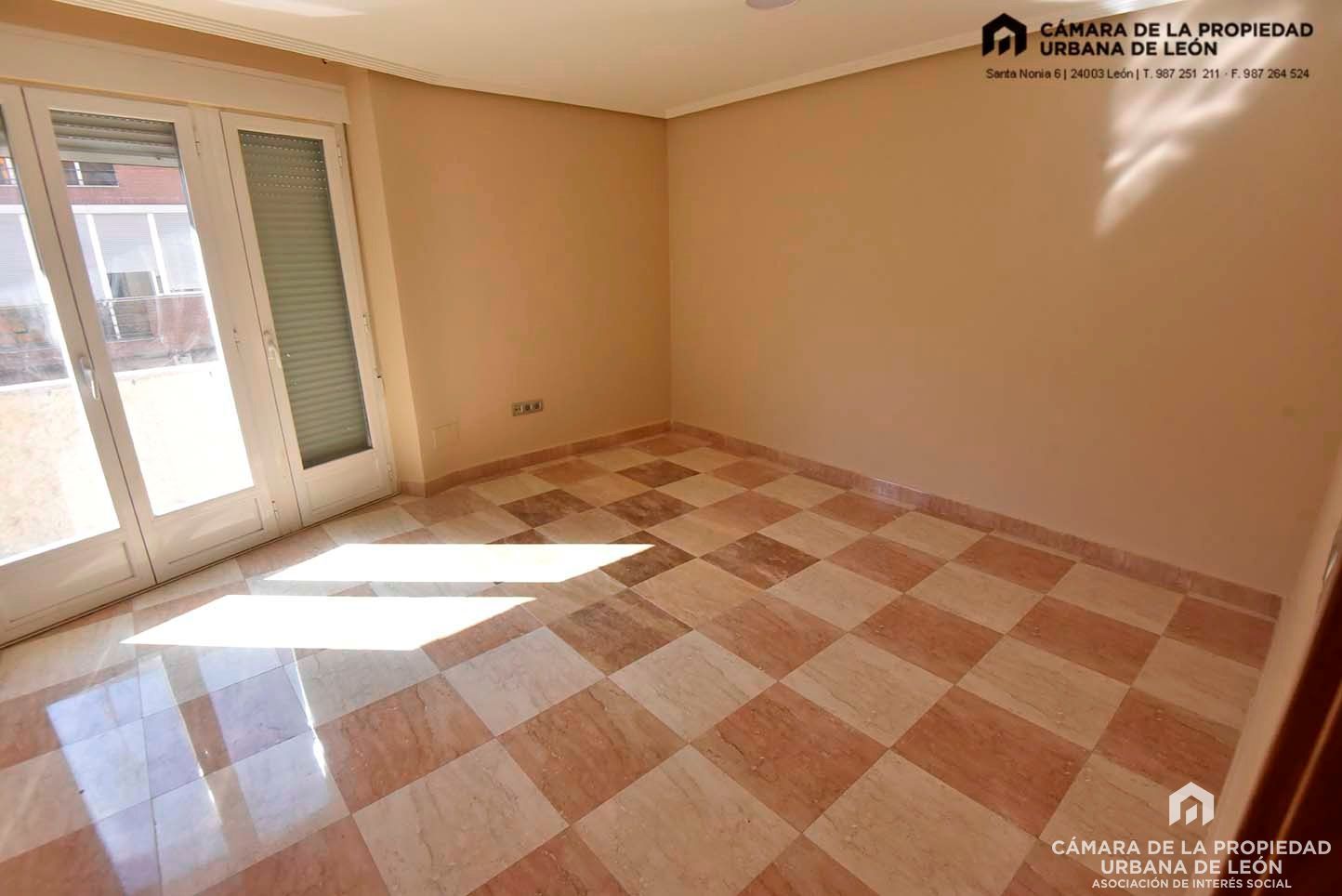 Piso en alquiler en León (Ejido) Ref 2922 Piso en alquiler en León (Ejido) Ref 2922