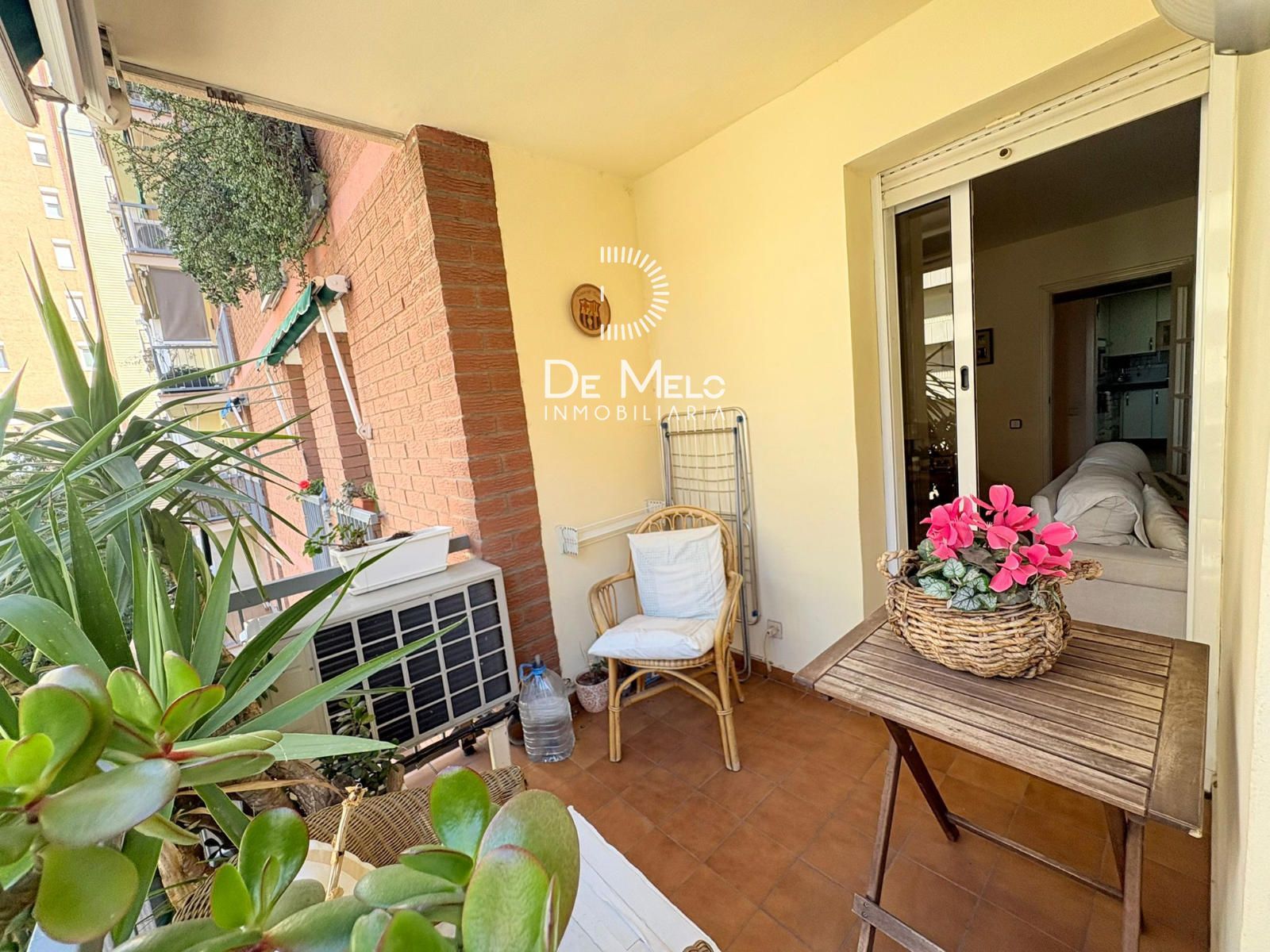 Piso en venta Barcelona. Ref: 1560. De Melo Inmobiliaria