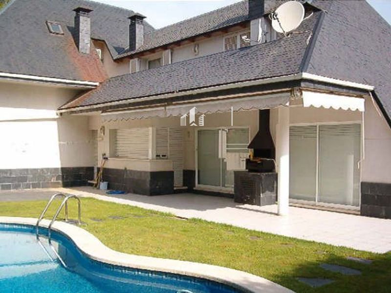 Chalet Independiente en venta Corbera De Llobregat, Barcelona. Ref: 2318. Moran&Sender