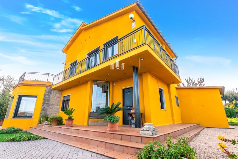 Chalet Independiente en venta Lliça D