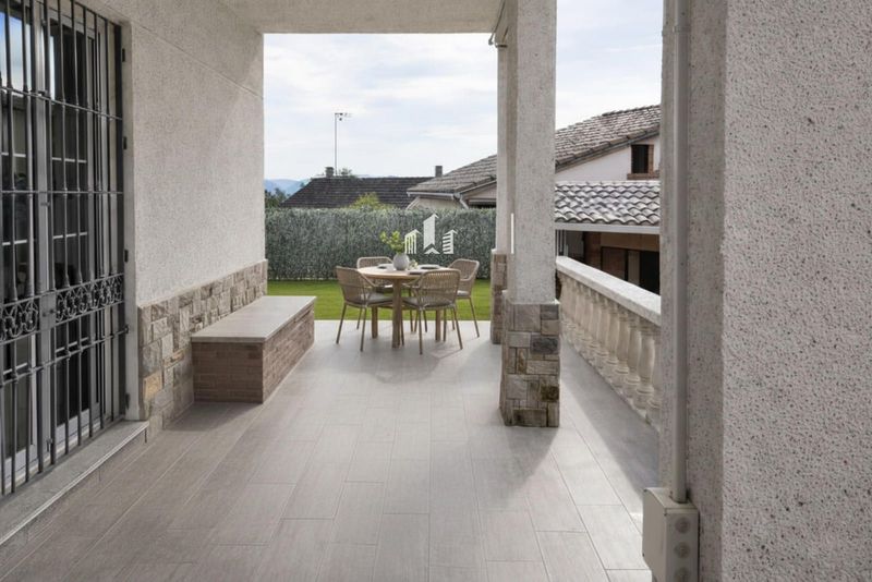 Chalet Independiente en venta Lliça D