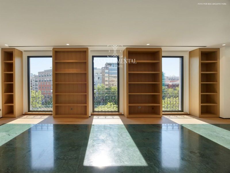 Singular Building for sale Madrid. Ref: 1030. CASA ELEMENTAL