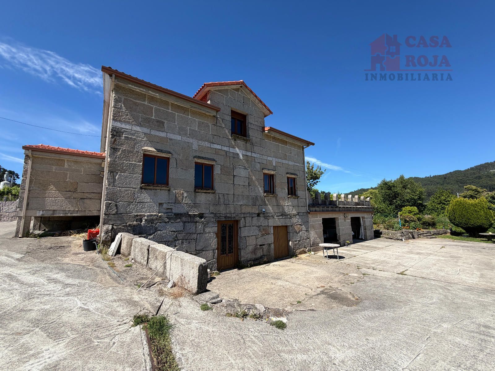 Chalet Independiente en venta Marin, Pontevedra. Ref: 1936. Inmobiliaria Casa Roja