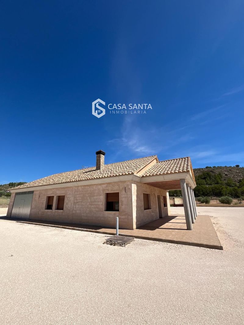 Chalet Independiente en venta Yecla, Murcia. Ref: 1088. Casa Santa Inmobiliaria