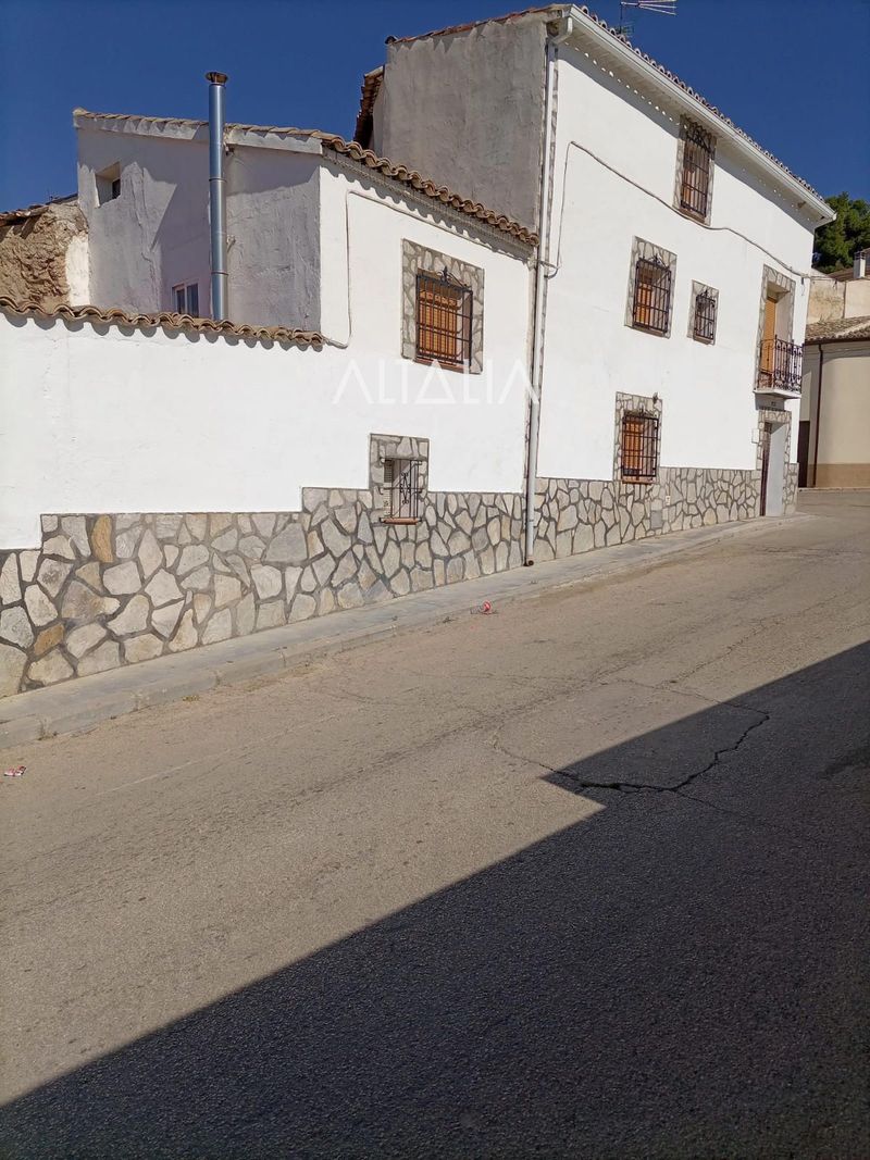 Casa en venta Huete, Cuenca. Ref: 3595. ALTALIA